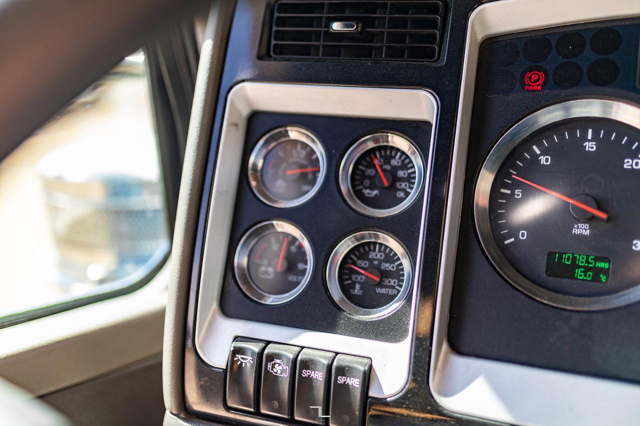 2019 Kenworth T-800 Extended Day Cab Tractor Heavy Spec Diesel Red Deer AB