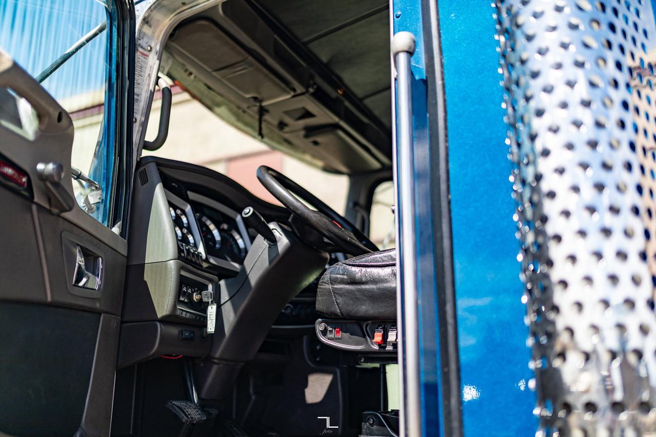 2019 Kenworth T-800 Extended Day Cab Tractor Heavy Spec Diesel Red Deer AB