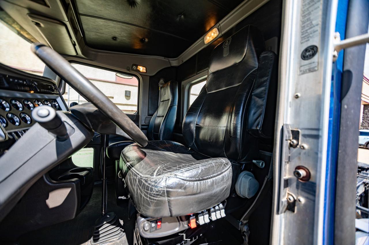 2019 Kenworth T-800 Extended Day Cab Tractor Heavy Spec Diesel Red Deer AB