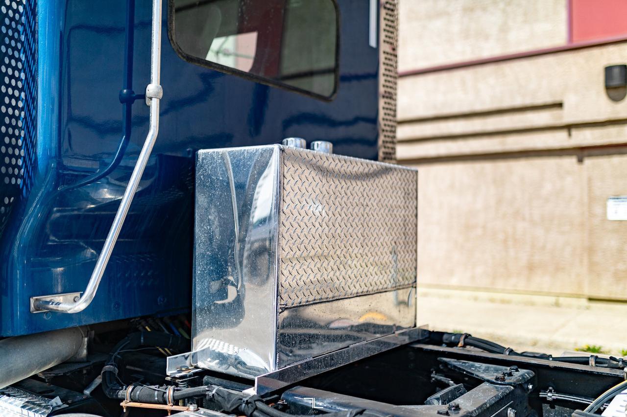 2019 Kenworth T-800 Extended Day Cab Tractor Heavy Spec Diesel Red Deer AB