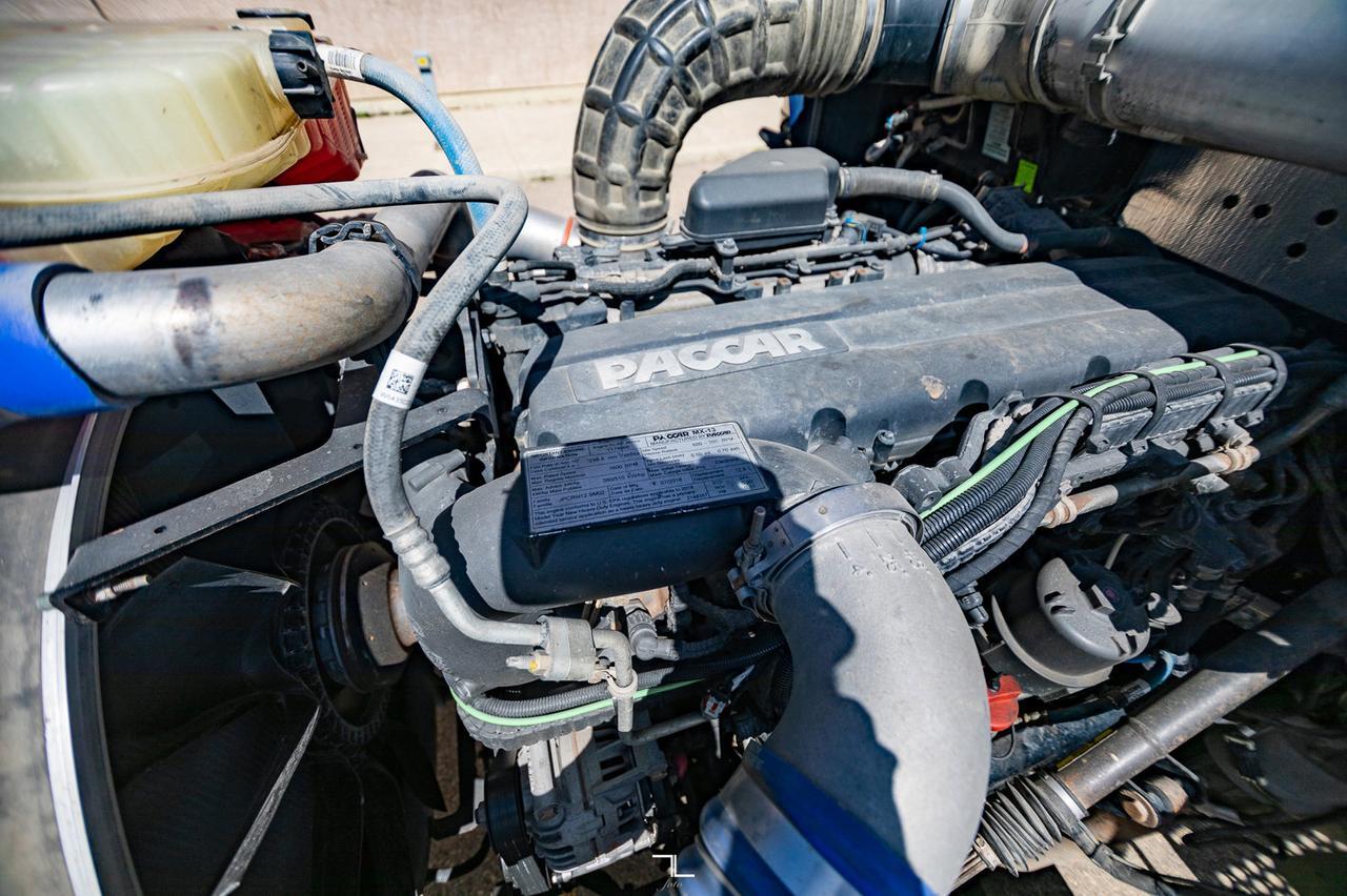 2019 Kenworth T-800 Extended Day Cab Tractor Heavy Spec Diesel Red Deer AB