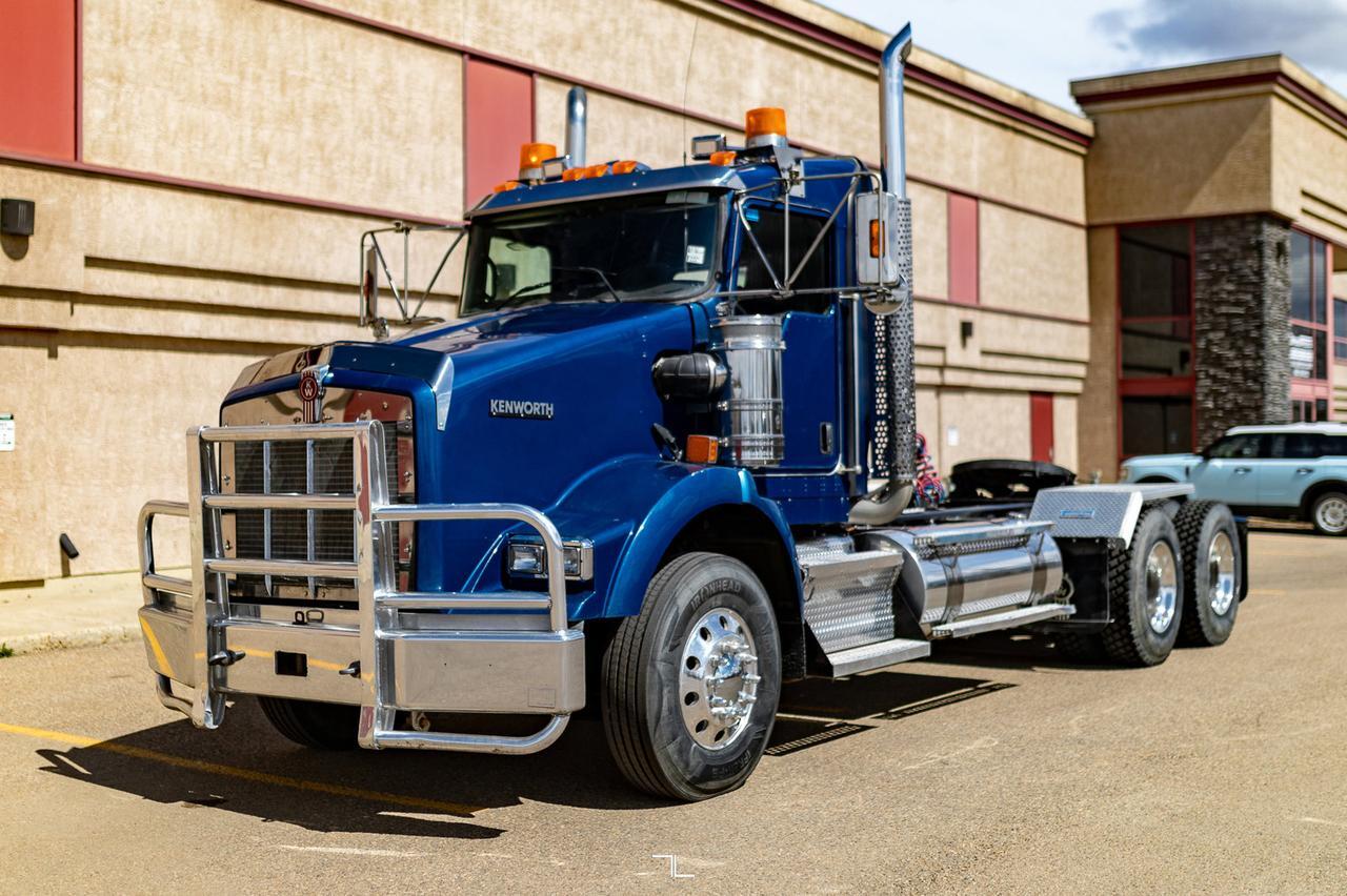 2019 Kenworth T-800 Extended Day Cab Tractor Heavy Spec Diesel Red Deer AB