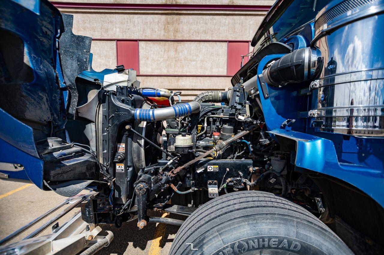 2019 Kenworth T-800 Extended Day Cab Tractor Heavy Spec Diesel Red Deer AB