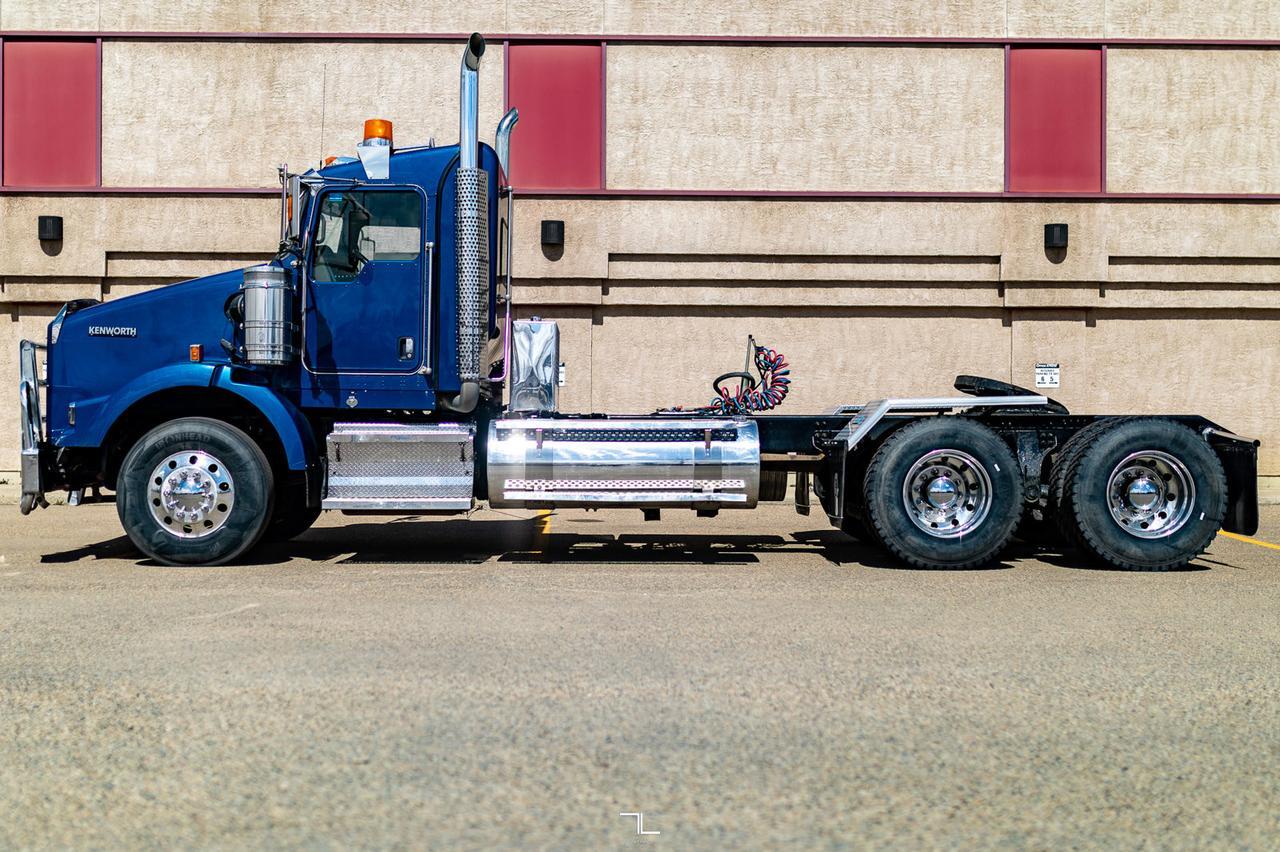 2019 Kenworth T-800 Extended Day Cab Tractor Heavy Spec Diesel Red Deer AB