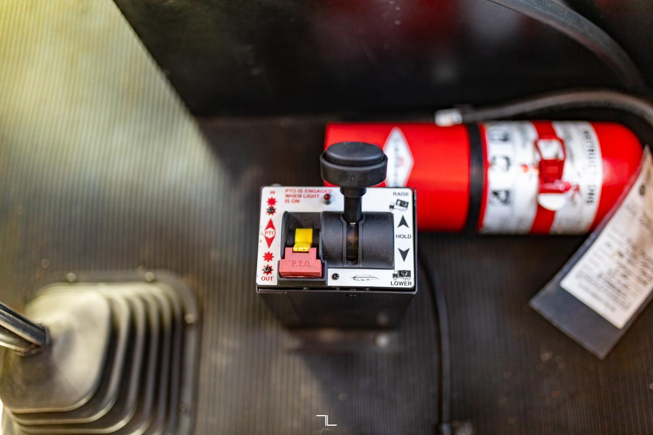 2019 Kenworth T-800 Extended Day Cab Tractor Heavy Spec Diesel Red Deer AB