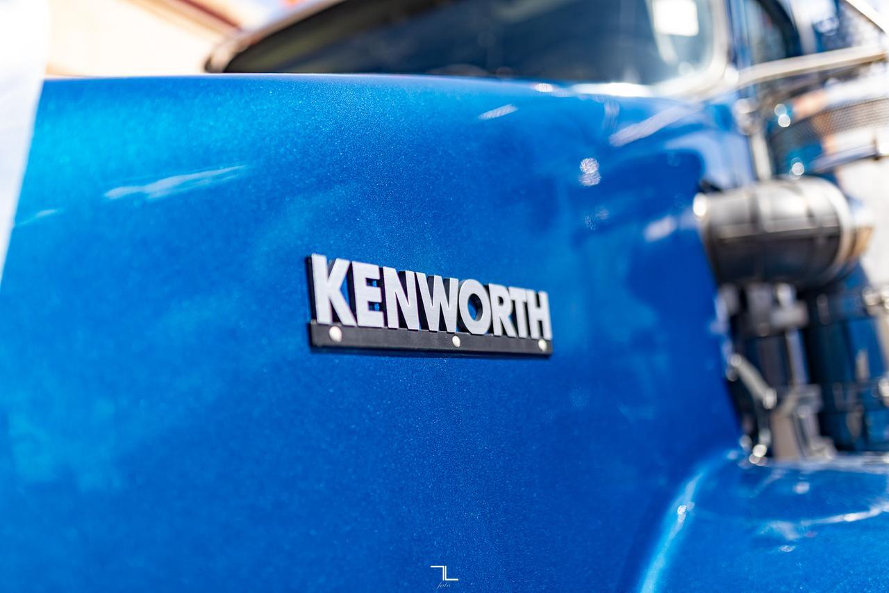 2019 Kenworth T-800 Extended Day Cab Tractor Heavy Spec Diesel Red Deer AB