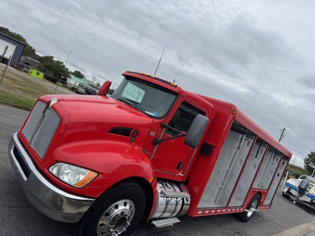 2019 Kenworth T270 18' Beverage Body
