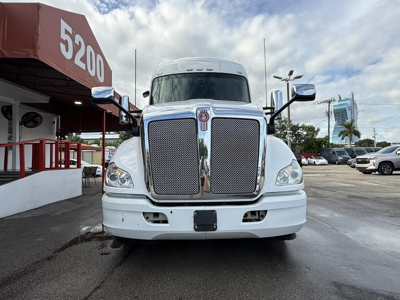 2019 Kenworth T680 Paccar MX13 Hollywood FL