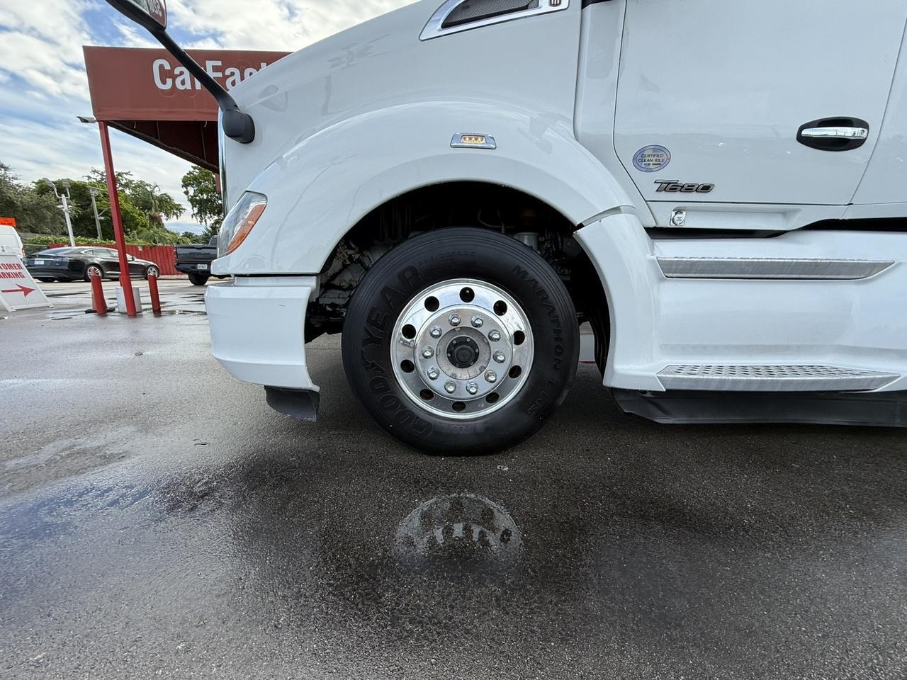 2019 Kenworth T680 Paccar MX13 Hollywood FL