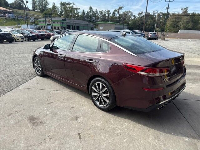 2019 Kia Optima EX photo 3