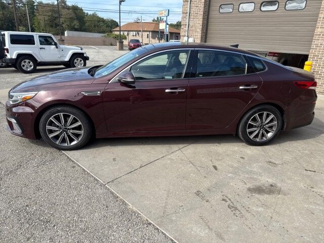 2019 Kia Optima EX photo 2