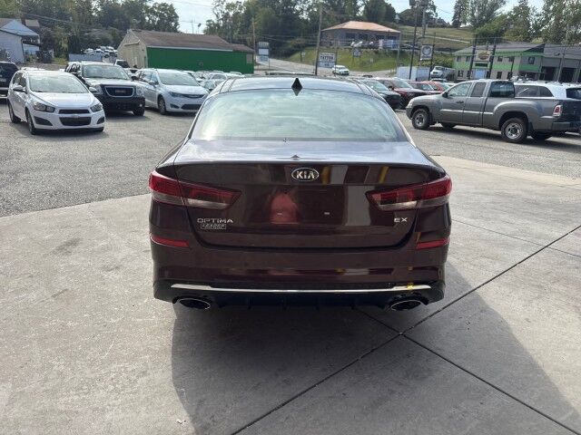 2019 Kia Optima EX photo 4