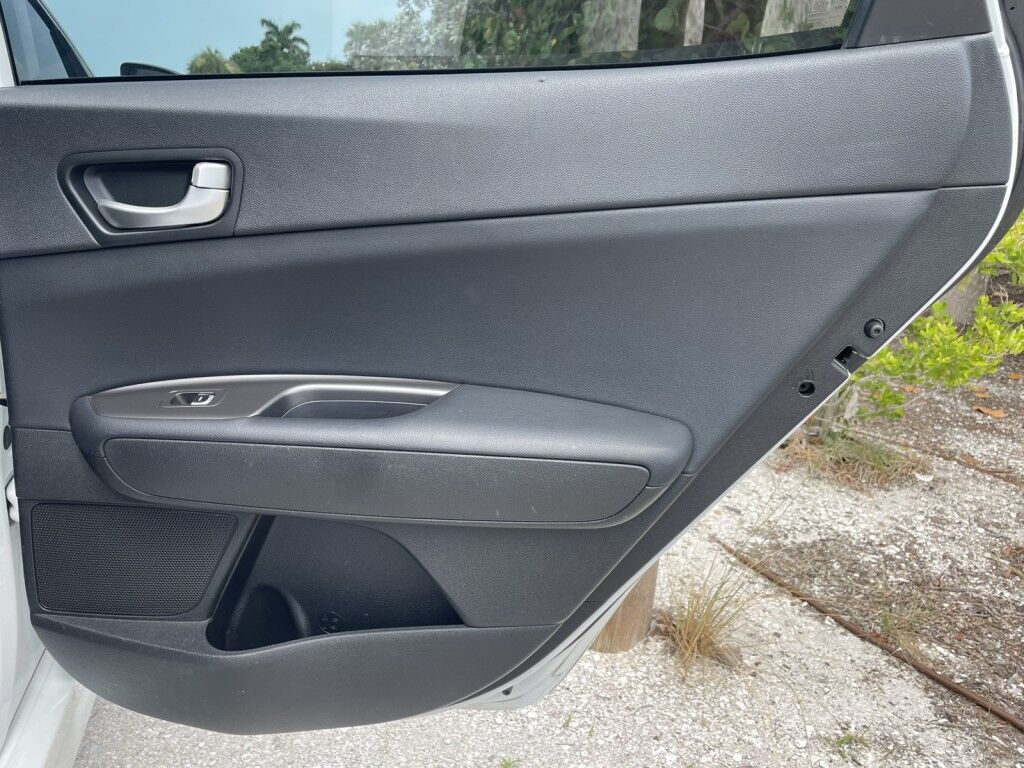 2019 Kia Optima LX~CLEAN CARFAX~ONLINE FINANCE~CRUISE CONTROL~PARKING SENSORS~REARVIEW CAMERA Sarasota FL