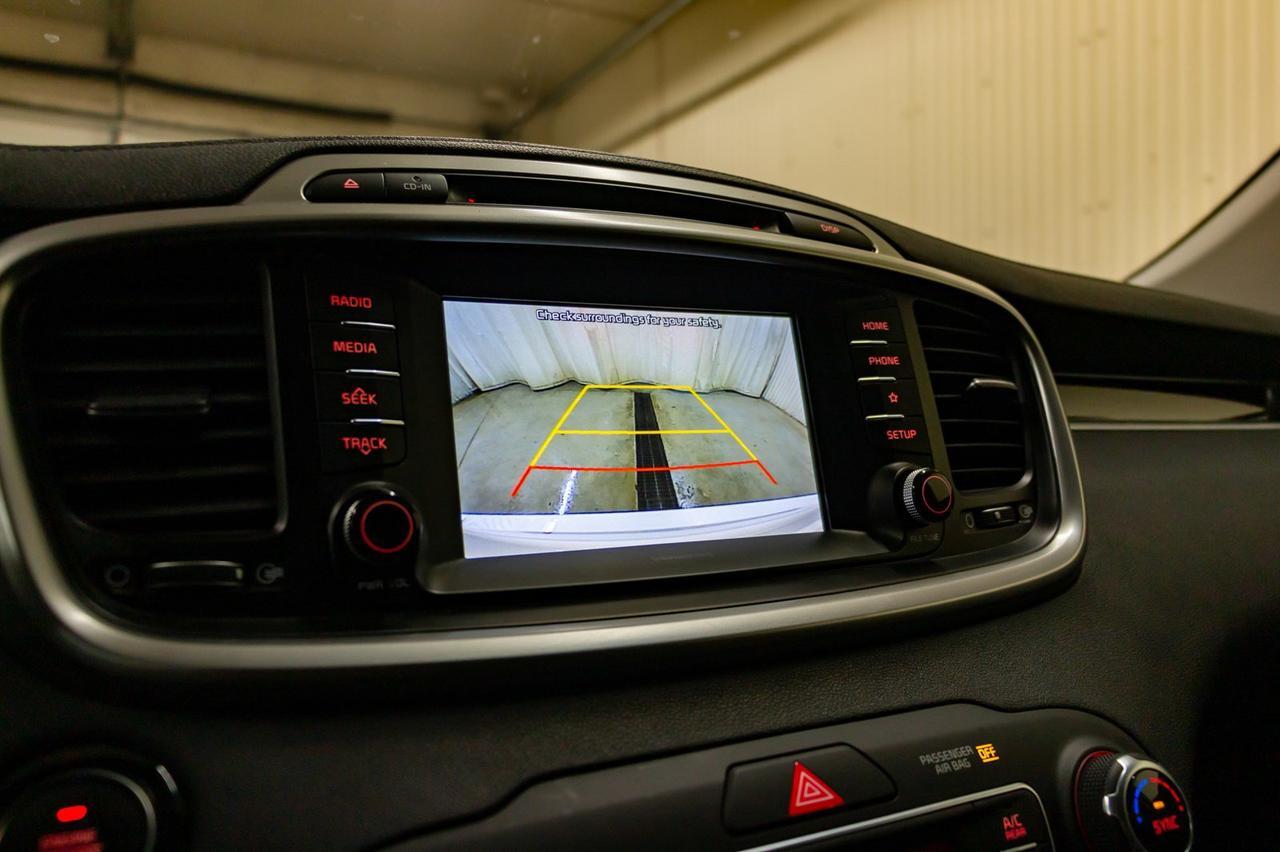 2019 Kia Sorento AWD EX 3rd Row Leather BCam Red Deer AB