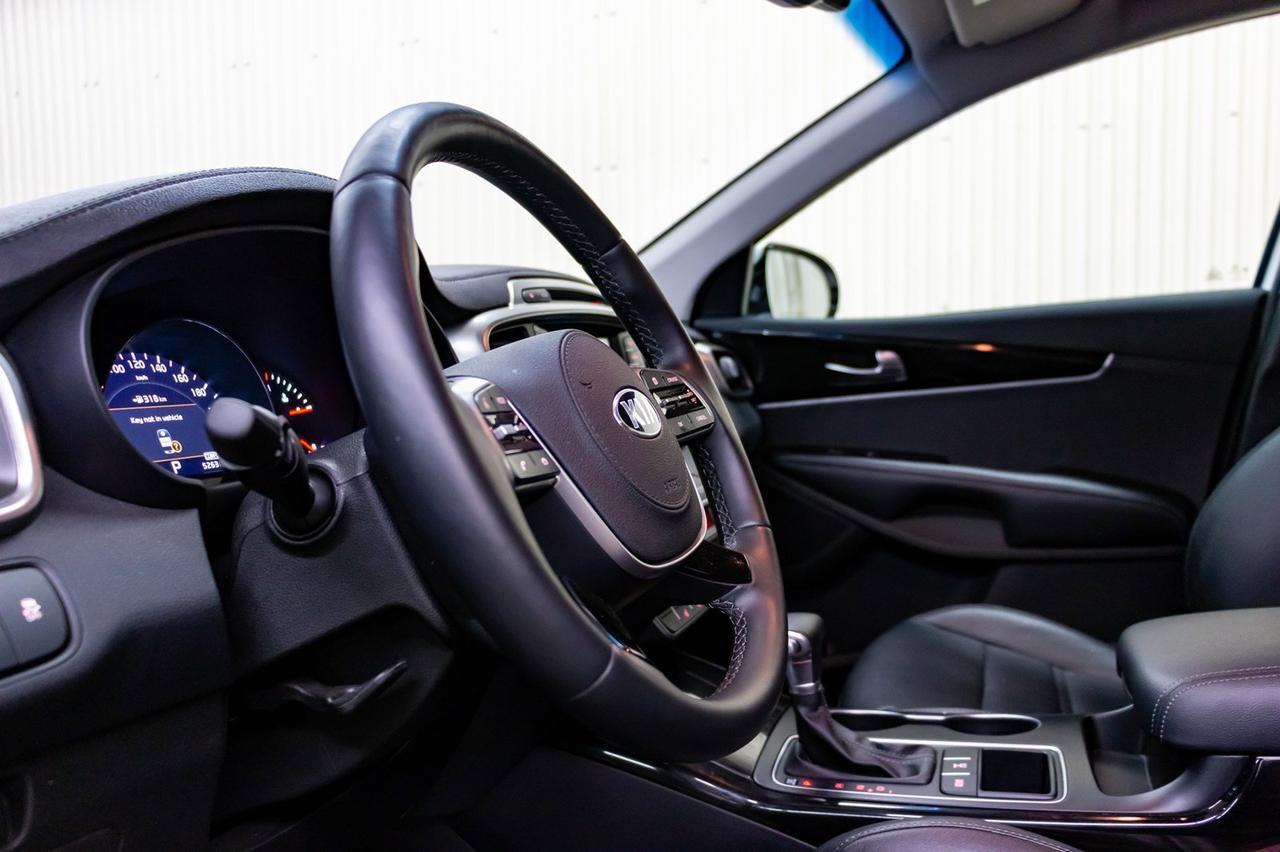 2019 Kia Sorento AWD EX 3rd Row Leather BCam Red Deer AB