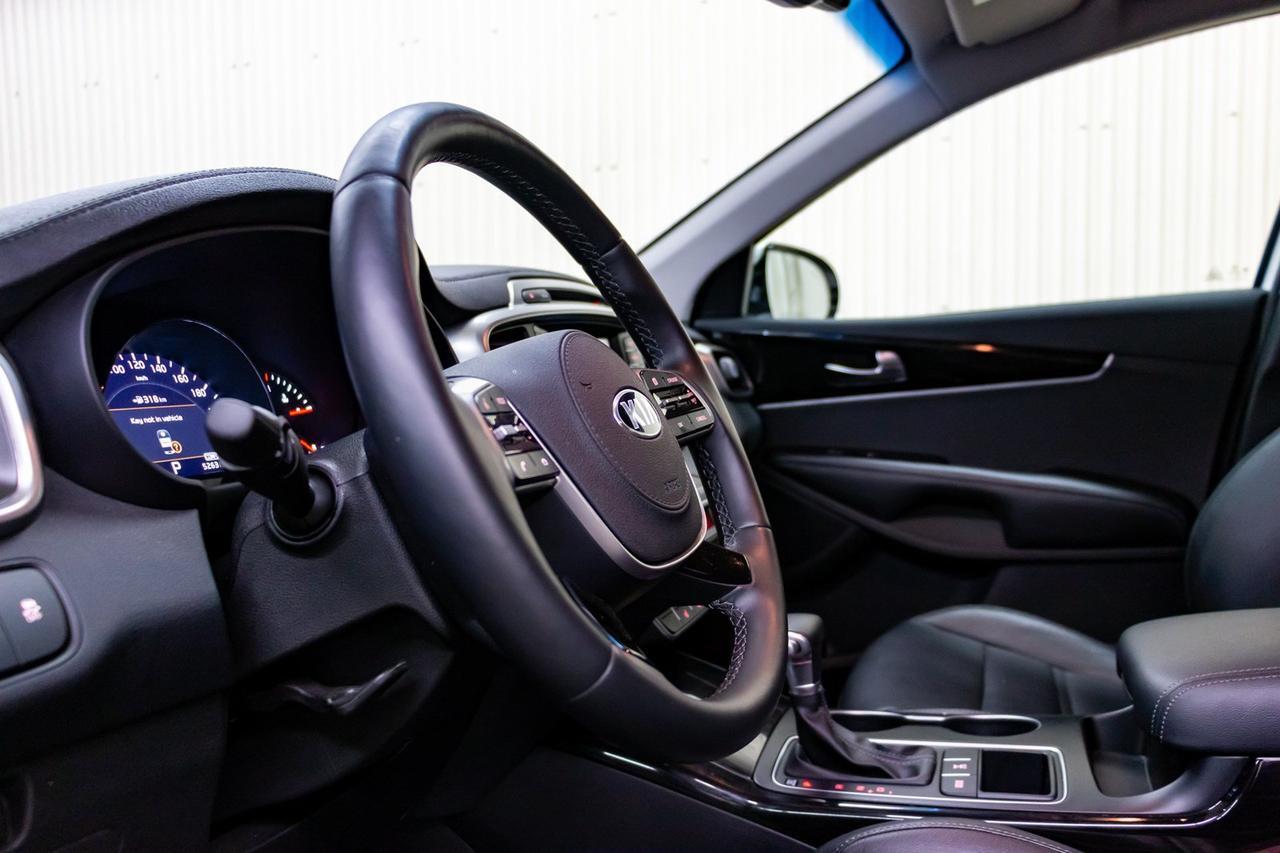 2019 Kia Sorento AWD EX 3rd Row Leather BCam Red Deer AB