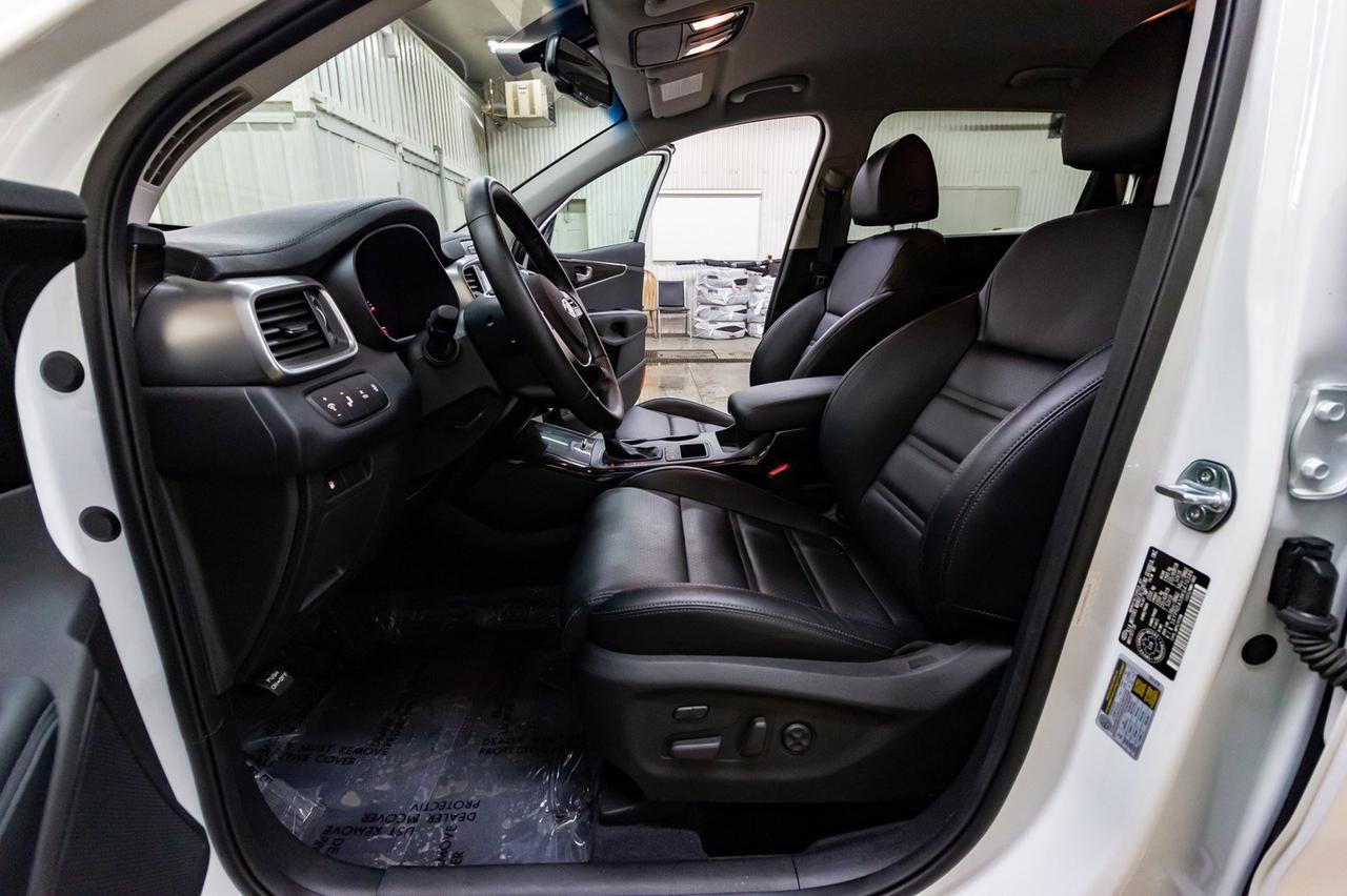 2019 Kia Sorento AWD EX 3rd Row Leather BCam Red Deer AB