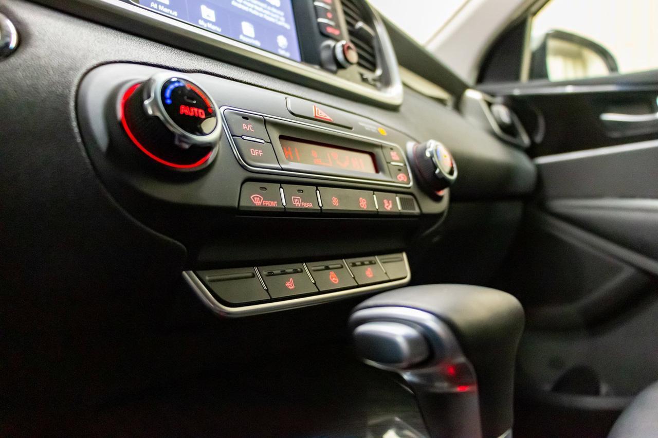 2019 Kia Sorento AWD EX 3rd Row Leather BCam Red Deer AB