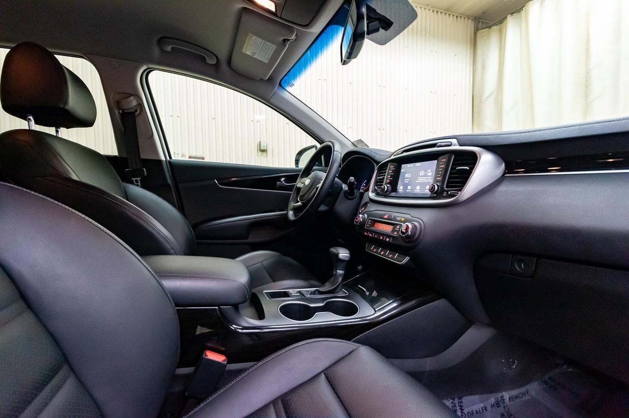 2019 Kia Sorento AWD EX 3rd Row Leather BCam Red Deer AB