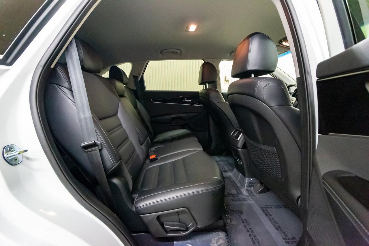 2019 Kia Sorento AWD EX 3rd Row Leather BCam Red Deer AB