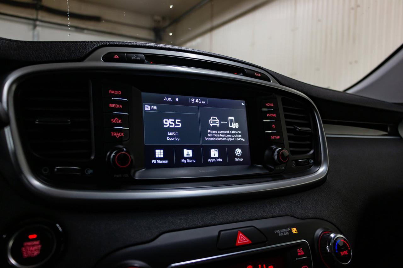 2019 Kia Sorento AWD EX 3rd Row Leather Roof BCam Red Deer AB