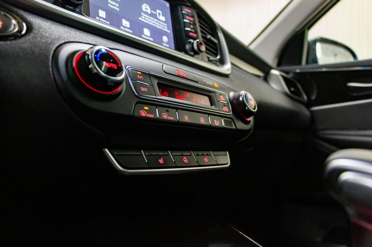 2019 Kia Sorento AWD EX 3rd Row Leather Roof BCam Red Deer AB