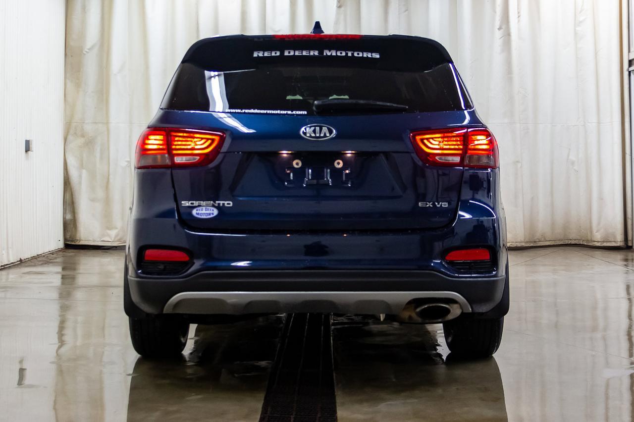2019 Kia Sorento AWD EX 3rd Row Leather Roof BCam Red Deer AB