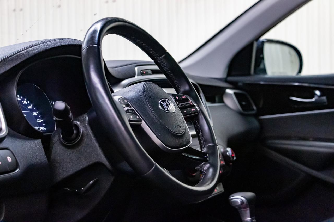 2019 Kia Sorento AWD EX 3rd Row Leather Roof BCam Red Deer AB