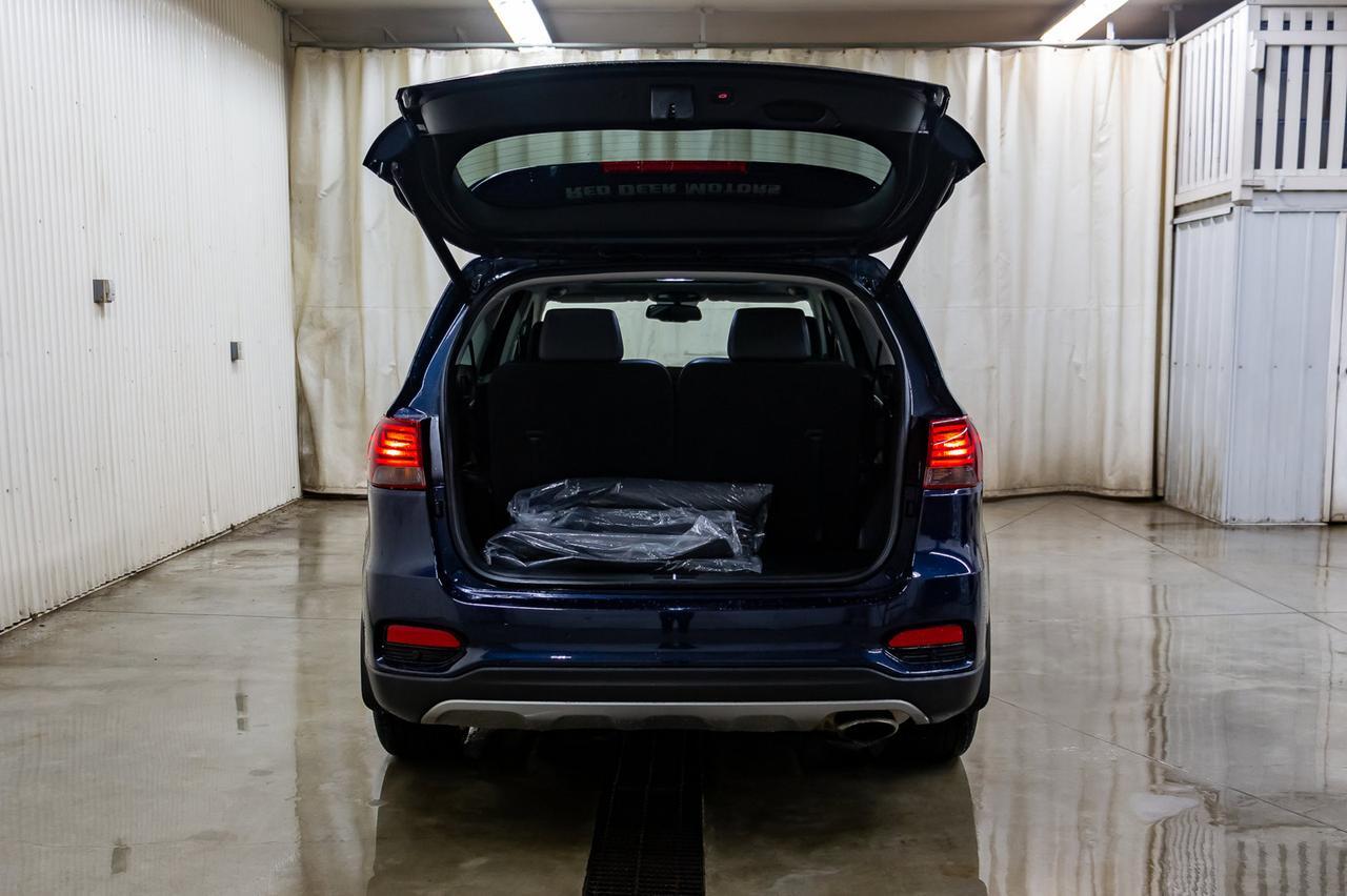 2019 Kia Sorento AWD EX 3rd Row Leather Roof BCam Red Deer AB