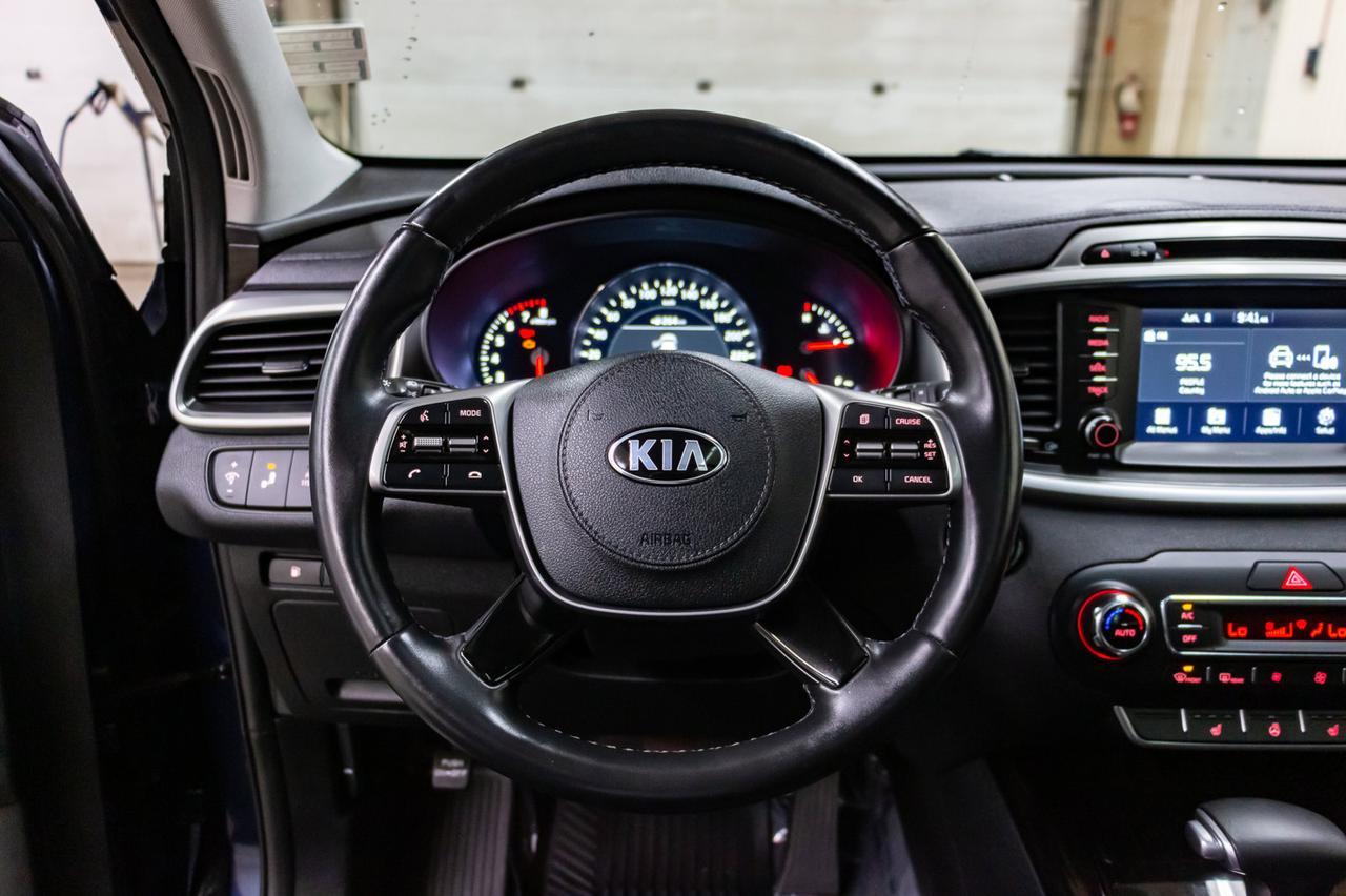 2019 Kia Sorento AWD EX 3rd Row Leather Roof BCam Red Deer AB