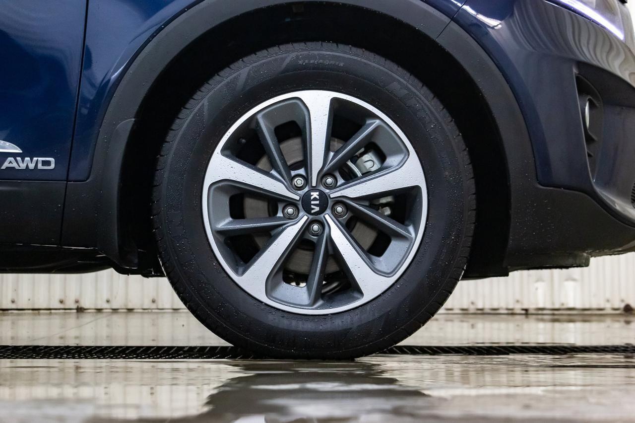 2019 Kia Sorento AWD EX 3rd Row Leather Roof BCam Red Deer AB