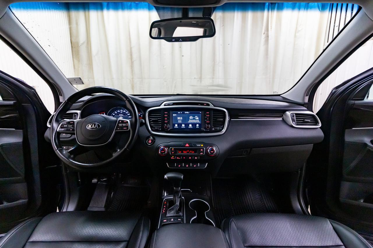 2019 Kia Sorento AWD EX 3rd Row Leather Roof BCam Red Deer AB