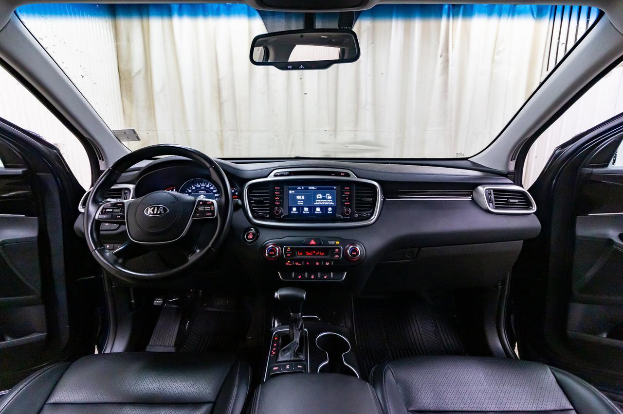 2019 Kia Sorento AWD EX 3rd Row Leather Roof BCam Red Deer AB