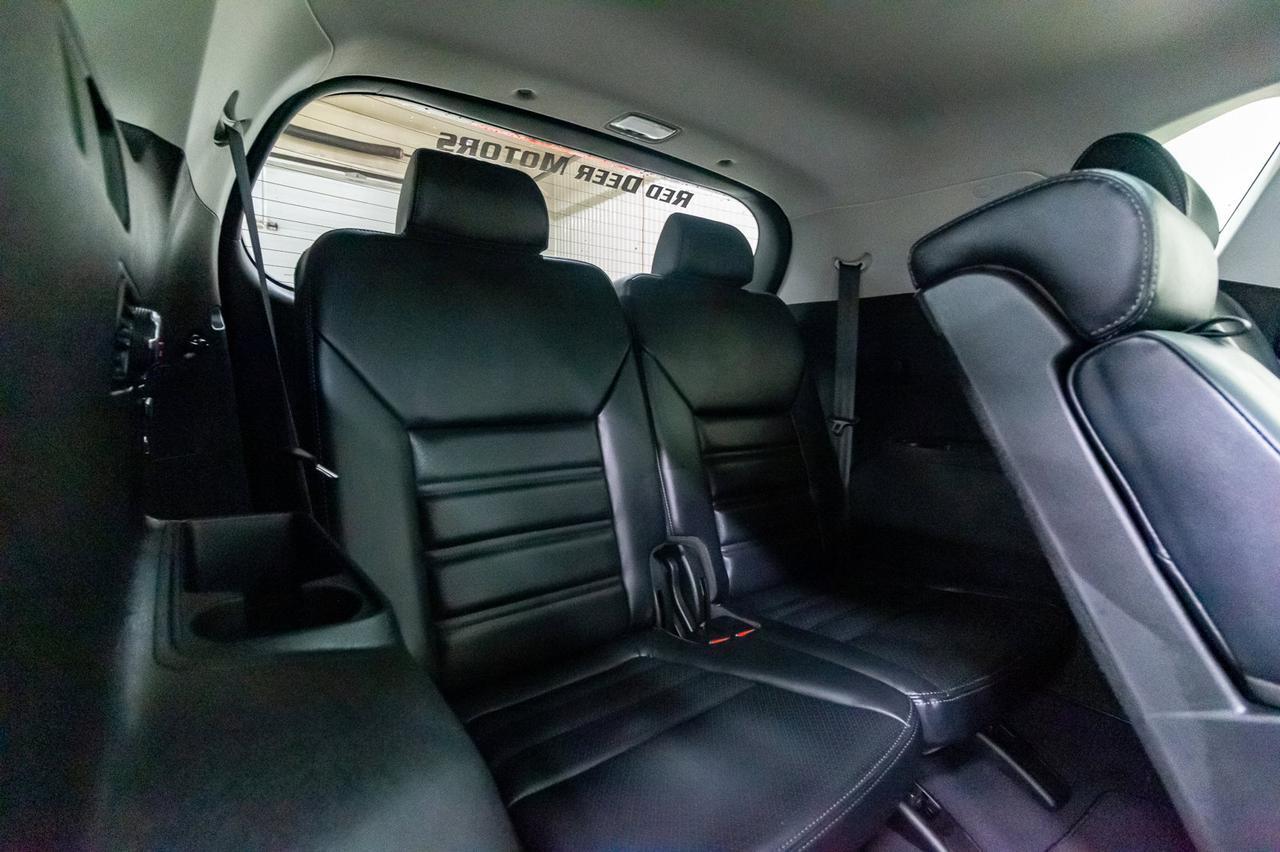 2019 Kia Sorento AWD EX 3rd Row Leather Roof BCam Red Deer AB