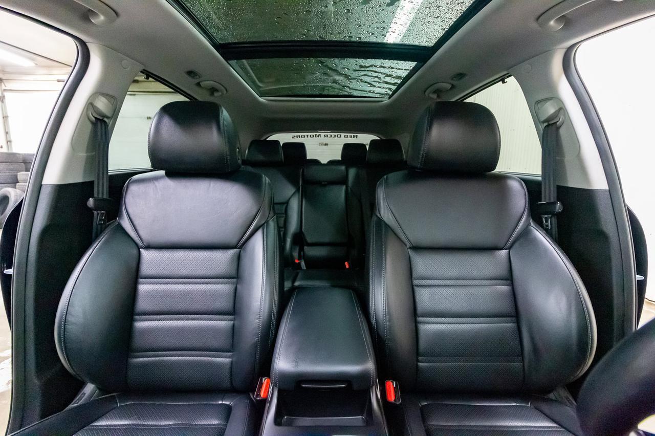 2019 Kia Sorento AWD EX 3rd Row Leather Roof BCam Red Deer AB