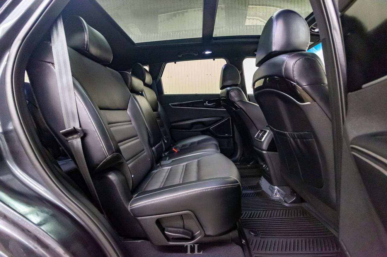 2019 Kia Sorento AWD SXL Limited Leather Roof Nav BCam Red Deer AB