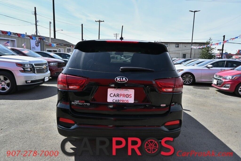 2019 Kia Sorento L - 2.4L - Automatic - Power Door Locks & Windows - Bluetooth - Keyless Entry - Cruise Control - Steering Wheel Controls - Backup Camera - Third Row - Seats 7 Anchorage AK