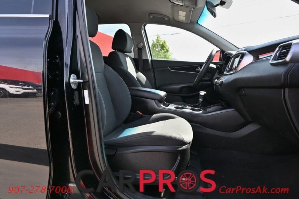 2019 Kia Sorento L - 2.4L - Automatic - Power Door Locks & Windows - Bluetooth - Keyless Entry - Cruise Control - Steering Wheel Controls - Backup Camera Anchorage AK