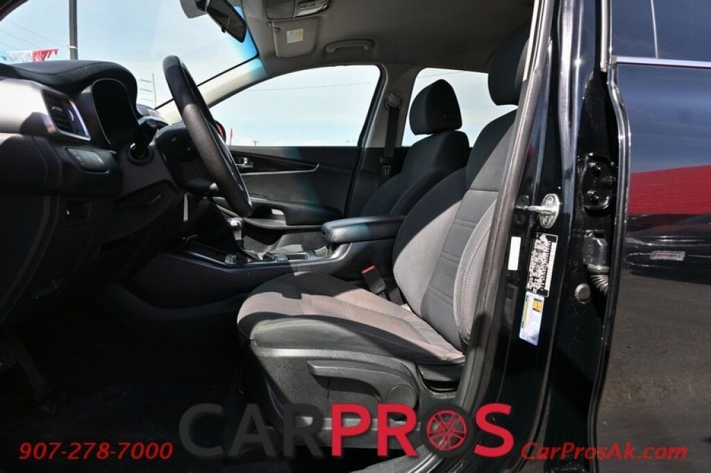 2019 Kia Sorento L - 2.4L - Automatic - Power Door Locks & Windows - Bluetooth - Keyless Entry - Cruise Control - Steering Wheel Controls - Backup Camera Anchorage AK