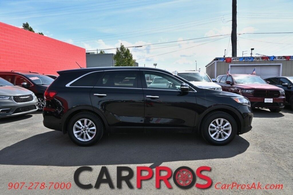 2019 Kia Sorento L - 2.4L - Automatic - Power Door Locks & Windows - Bluetooth - Keyless Entry - Cruise Control - Steering Wheel Controls - Backup Camera Anchorage AK