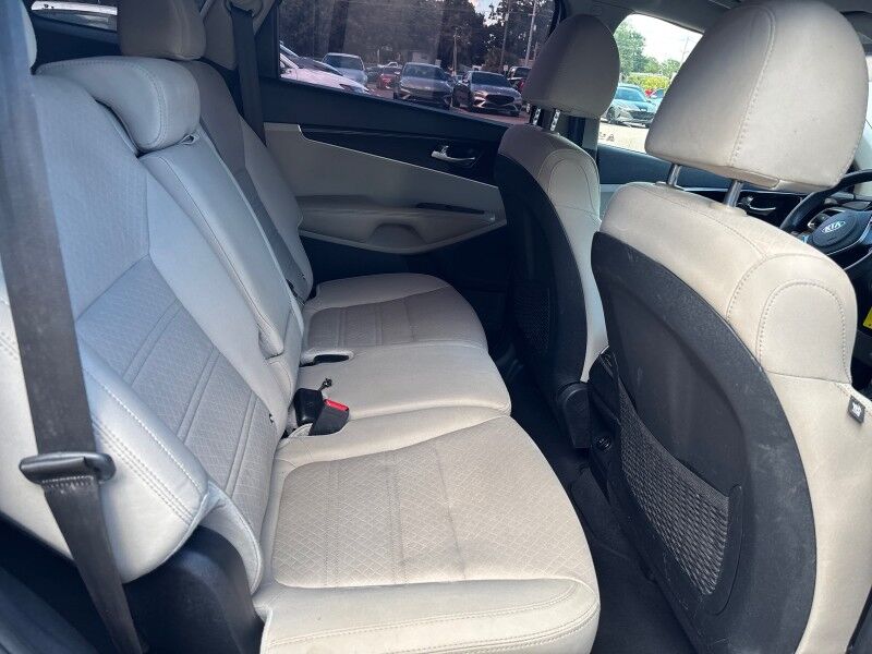 2019 Kia Sorento LX photo 12