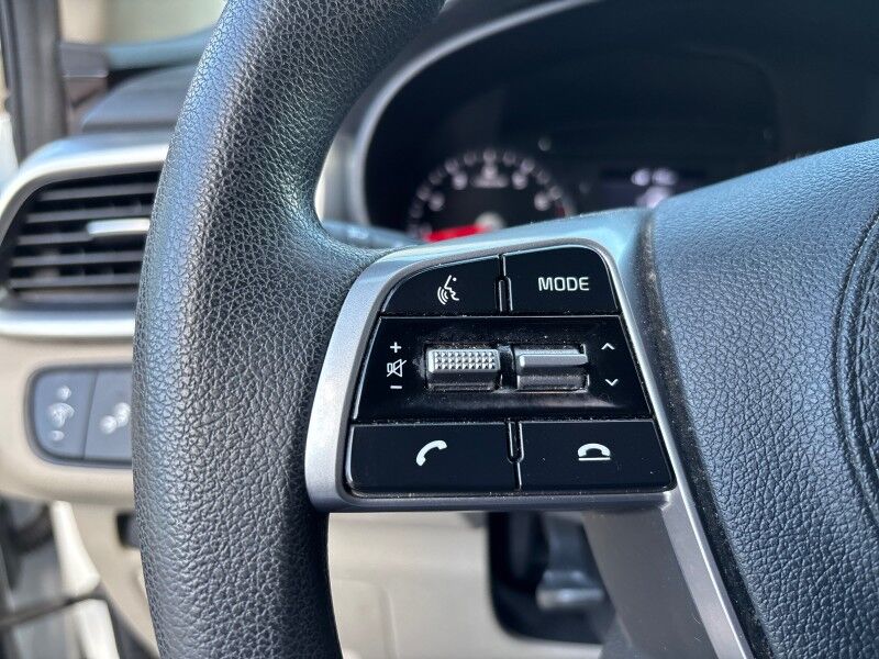 2019 Kia Sorento LX photo 18