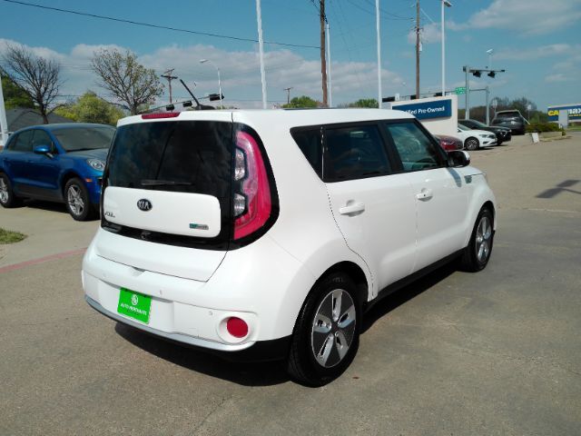2019 Kia Soul EV + Plano TX