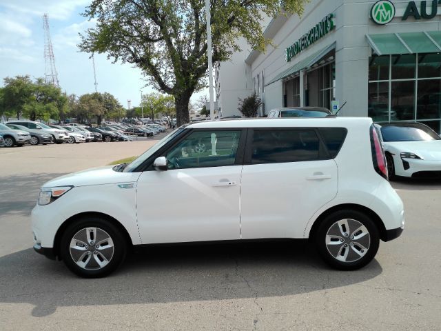 2019 Kia Soul EV + Plano TX