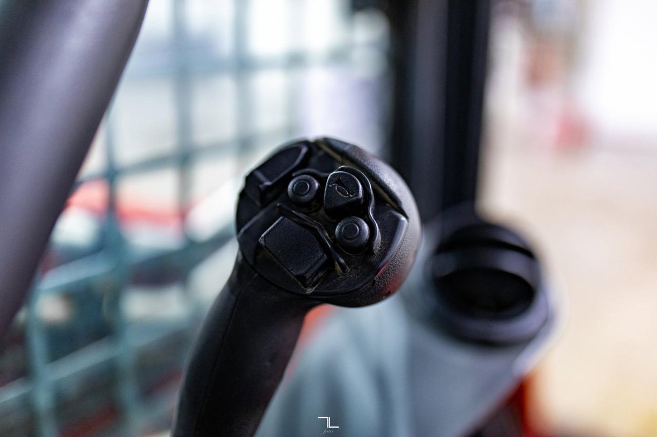 2019 Kubota SVL 65-2 Tracked Skid Steer Loader Diesel Red Deer AB