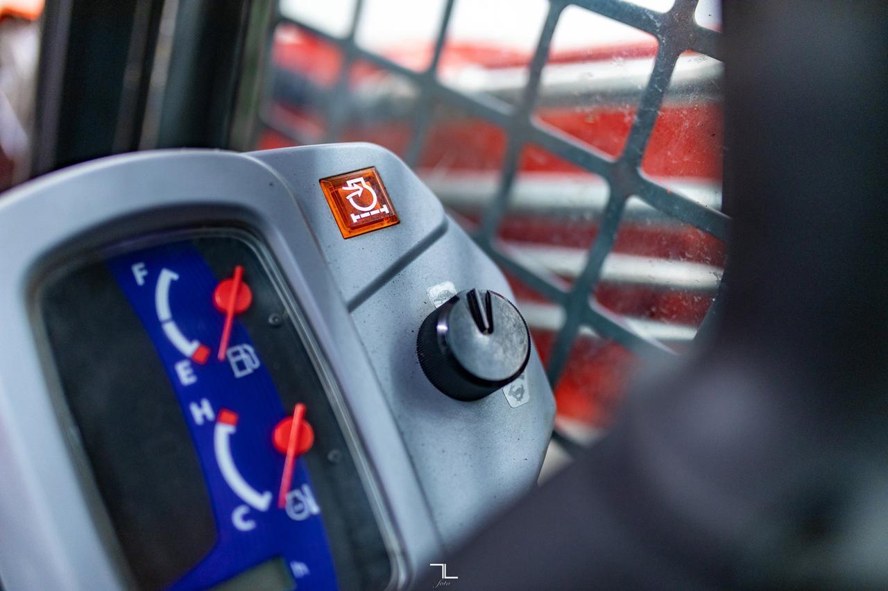 2019 Kubota SVL 65-2 Tracked Skid Steer Loader Diesel Red Deer AB