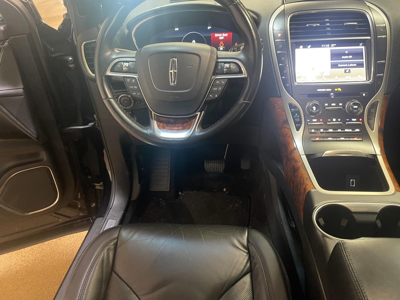 2019 Lincoln Nautilus Reserve photo 5