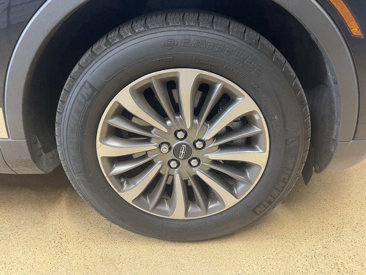 2019 Lincoln Nautilus Reserve photo 11