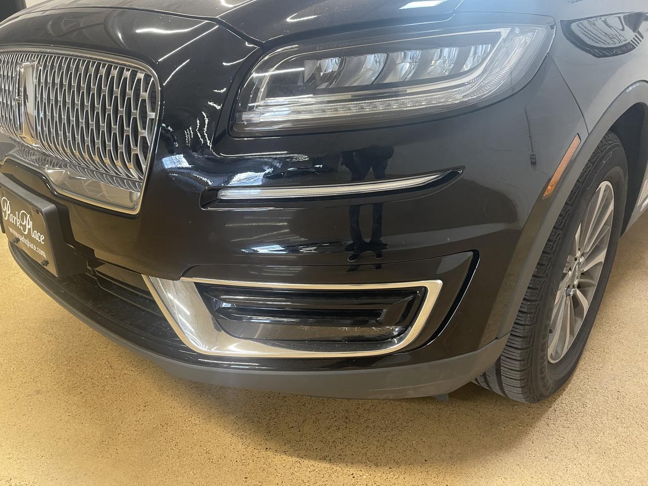 2019 Lincoln Nautilus Reserve photo 9