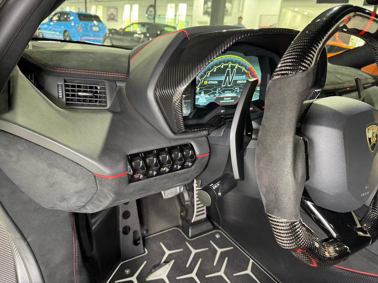 2019 Lamborghini Aventador SVJ TWIN TURBO!! Grigio Titans paint, factory two-tone, Sensonum audio, carbon fiber galore & MORE!! Fort Lauderdale FL